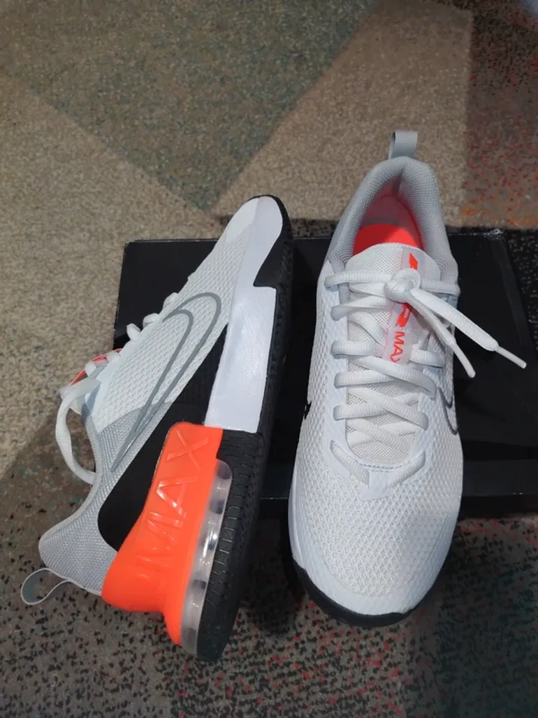 Nike Running Shoes bike usato — immagine 6 di 6