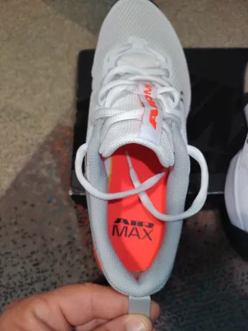 Nike Running Shoes bike usato — immagine 5 di 6