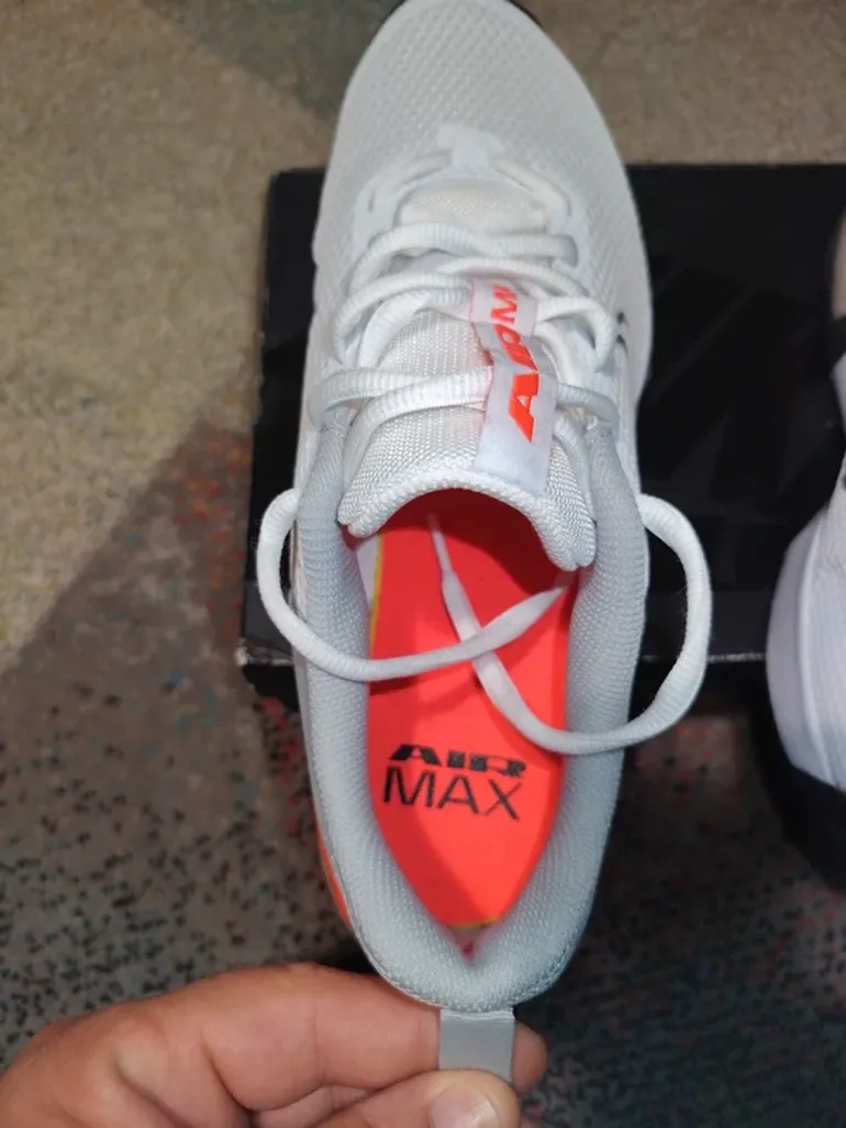 Nike Running Shoes bike usato — immagine 5 di 6