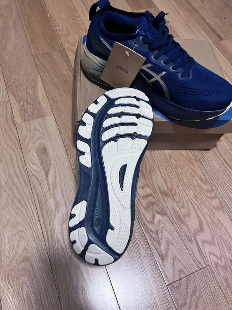 Gebrauchtes Asics GEL-KAYANO 31 PLATINUM bike — Bild 2 von 4