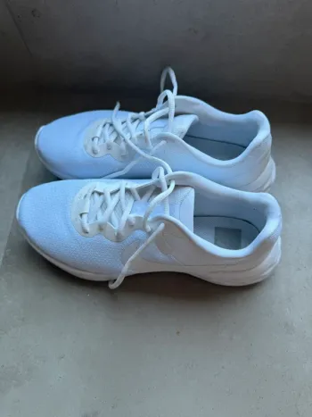 Tweedehands Nike Revolution 6 bike — afbeelding 2 van 5