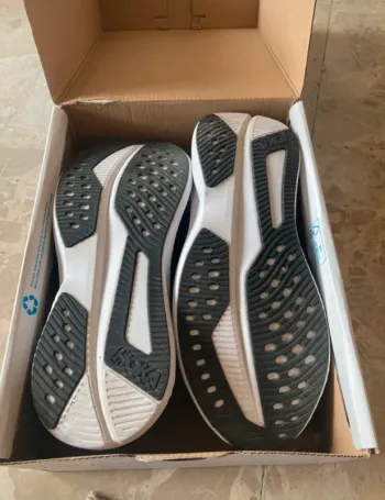 Hoka Mach 6 bike d'occasion — image 4 sur 5