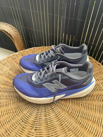 New Balance Rebel v5 Running Shoes usato