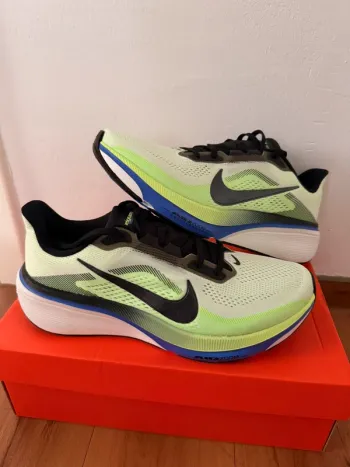 Käytetty Pegasus Air Zoom 42 Running Shoes
