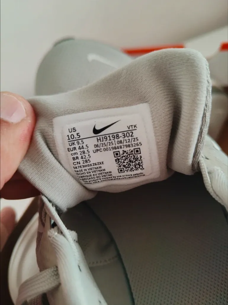 Nike Revolution 8 bike d'occasion — image 6 sur 7