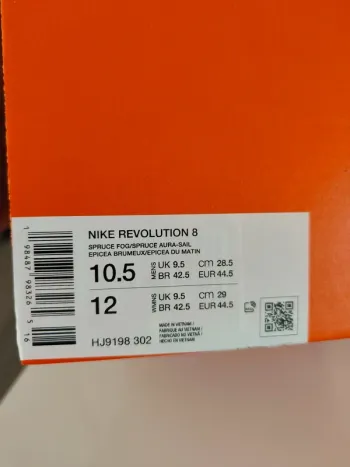 Nike Revolution 8 bike d'occasion — image 7 sur 7