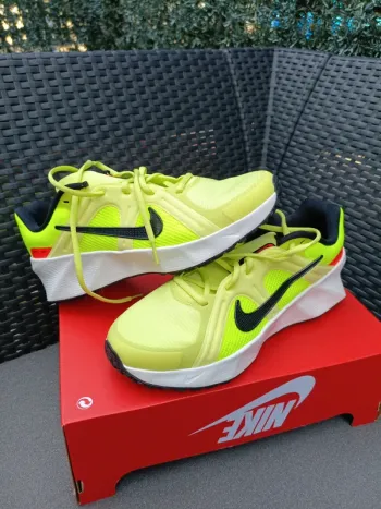 Käytetty Nike Metro Tek Running Shoes