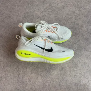 Käytetty Nike Vomero Plus Running Shoes