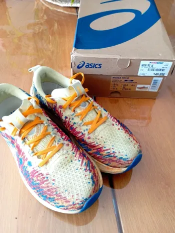 Used Asics Noosa Tri 16 Running Shoes