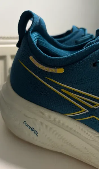 Used Asics Gel-Nimbus 26 bike — image 6 of 8