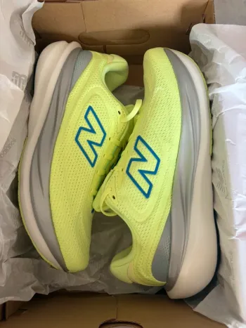 New Balance 1080 V15 bike usato — immagine 14 di 28
