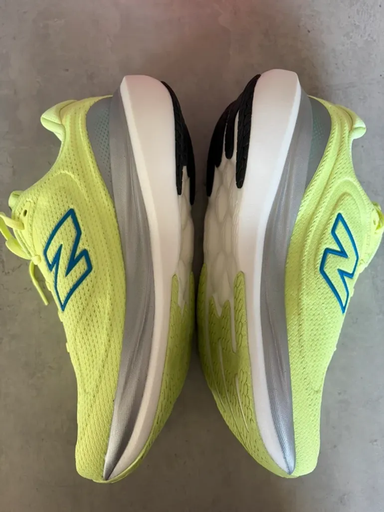 New Balance 1080 V15 bike usato — immagine 3 di 28