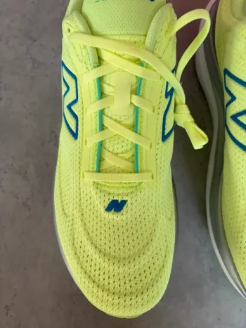 New Balance 1080 V15 bike usato — immagine 23 di 28