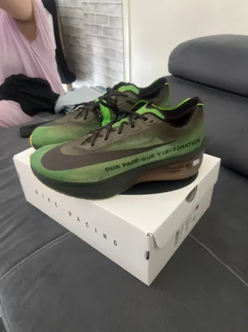 Käytetty Nike Vaporfly Next% 4 bike — kuva 2 / 3