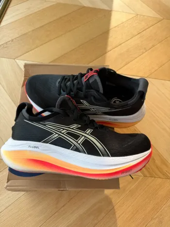 Used Asics Gel-Nimbus 27 bike — image 2 of 8