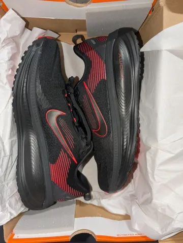Gebrauchtes Nike Vomero 18 Running Shoes