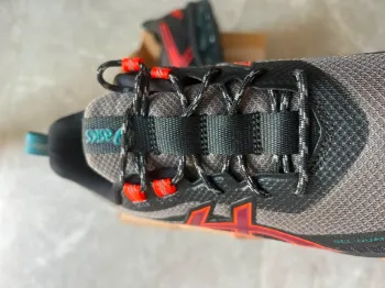 Used Asics Gel Quantum Running Shoes