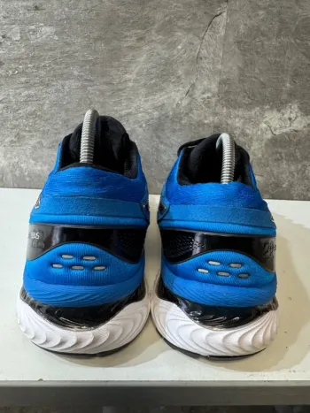 Tweedehands Asics Gel Nimbus 22 bike — afbeelding 11 van 15