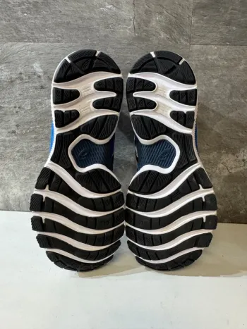 Tweedehands Asics Gel Nimbus 22 bike — afbeelding 12 van 15