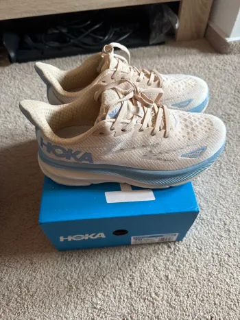 Used Hoka Clifton 9 Running Shoes