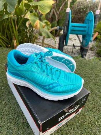 Used Saucony Kinvara 10 Running Shoes
