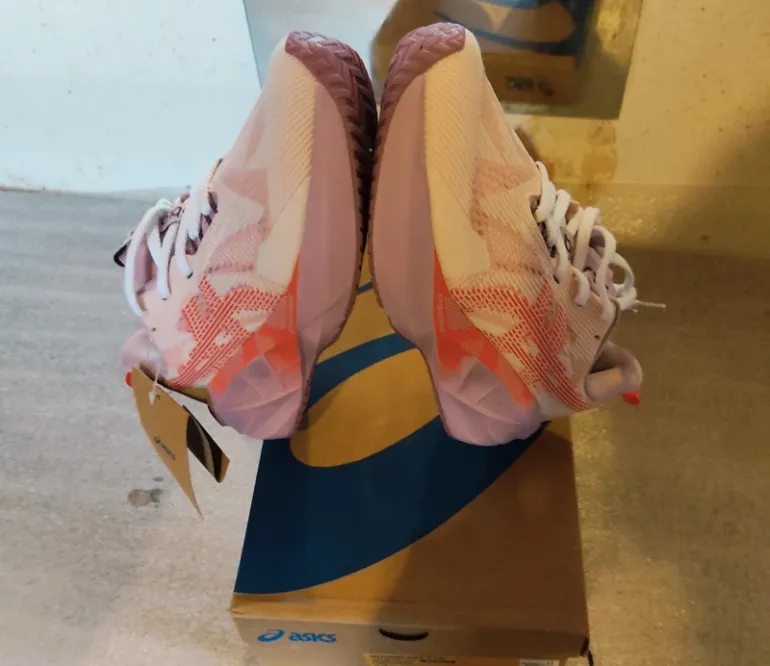 Gebrauchtes Asics Running Baskets Femme bike — Bild 6 von 7