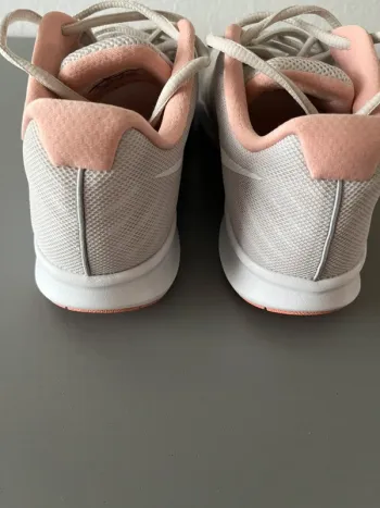 Used Orange Nike Sportschuhe bike — image 4 of 6
