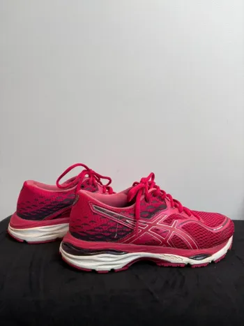 Použité Asics Running Shoes Running Shoes