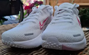 Nike ZoomX Invincible Run Flyknit 2 bike usato — immagine 4 di 7