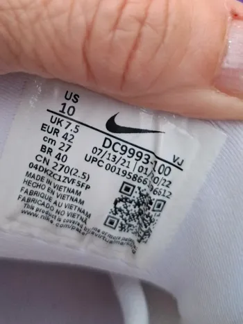 Nike ZoomX Invincible Run Flyknit 2 bike usato — immagine 7 di 7