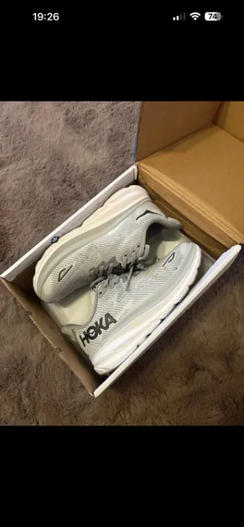 Used Hoka Clifton 9 Running Shoes