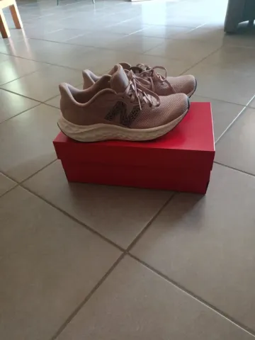New Balance Fresh Foam Running Shoes usato
