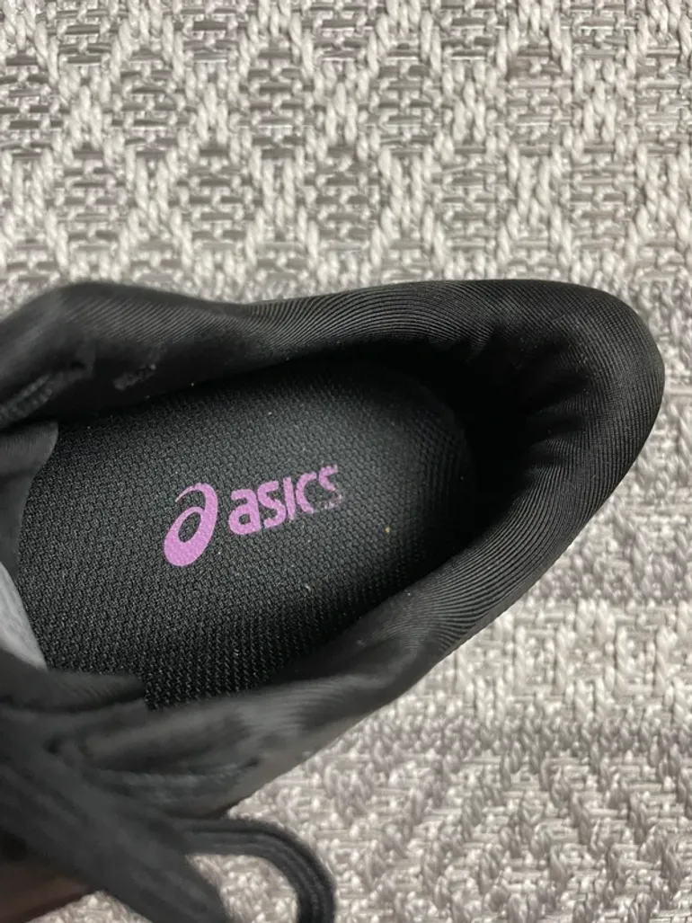 Used Asics Novablast bike — image 9 of 9