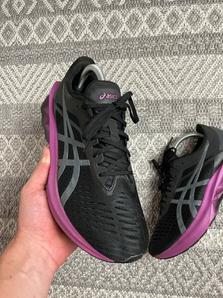 Used Asics Novablast bike — image 2 of 9
