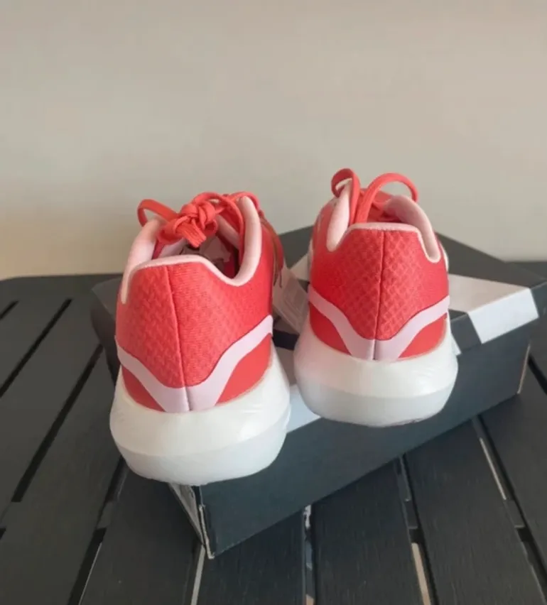 Tweedehands Adidas Shoes size 38 2/3 bike — afbeelding 4 van 6