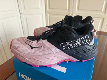 Used Hoka Speedgoat 7 bike — image 2 of 8