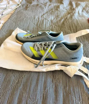 Used Adidas Weitsprungspikes Running Shoes