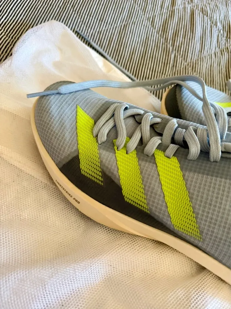 Adidas Weitsprungspikes bike d'occasion — image 4 sur 7
