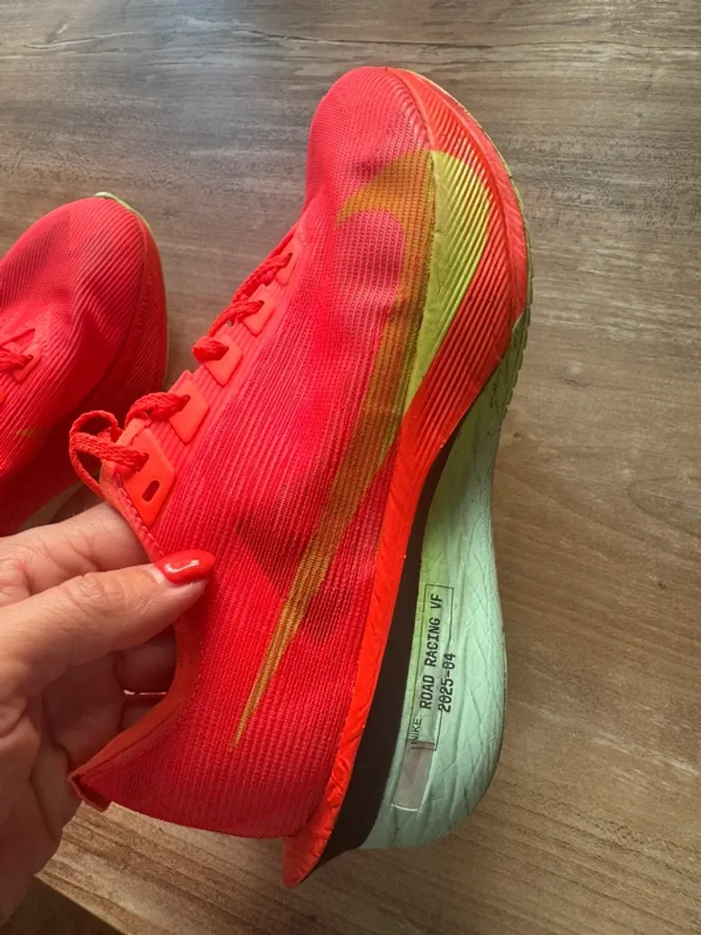 Used Nike Vaporfly 4 bike — image 4 of 9
