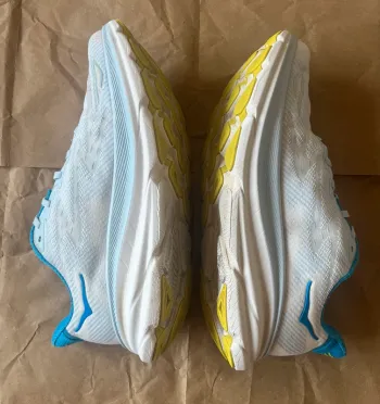 Hoka Clifton 9 bike d'occasion — image 7 sur 11
