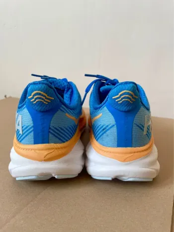 Hoka Clifton 9 bike d'occasion — image 3 sur 9
