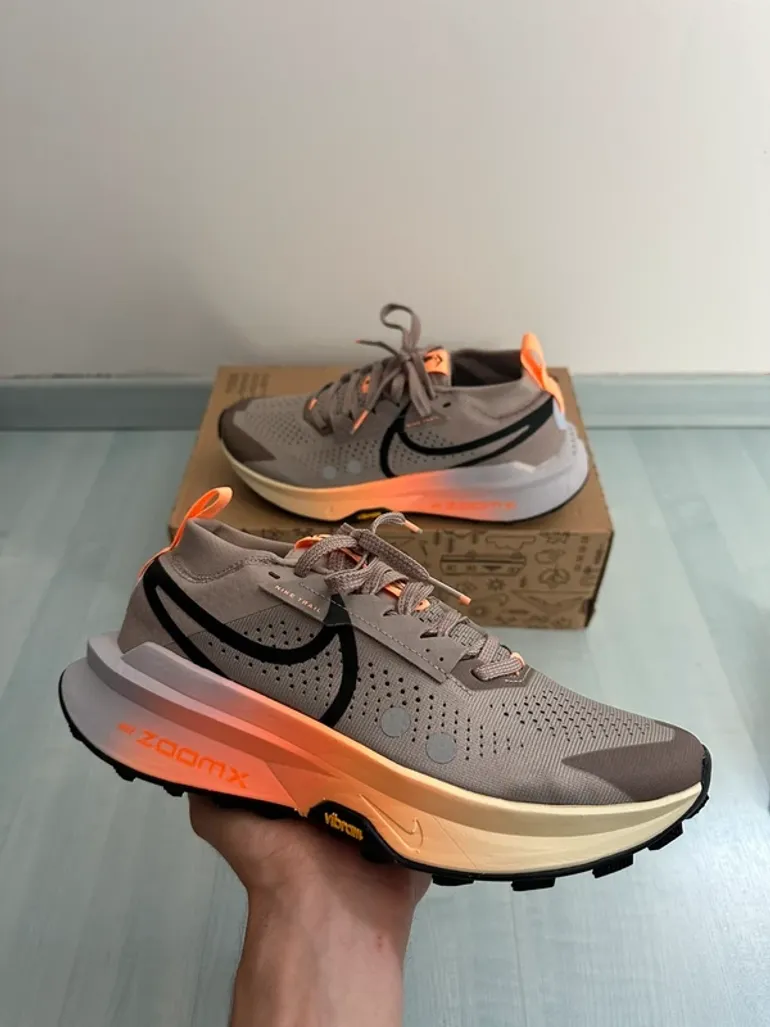 Nike ZoomX Zegama Trail 2 bike usato — immagine 5 di 10