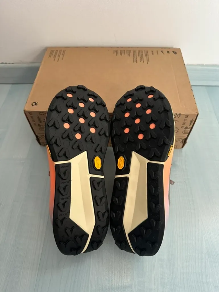 Nike ZoomX Zegama Trail 2 bike usato — immagine 8 di 10