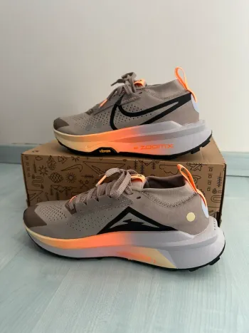Nike ZoomX Zegama Trail 2 bike usato — immagine 7 di 10