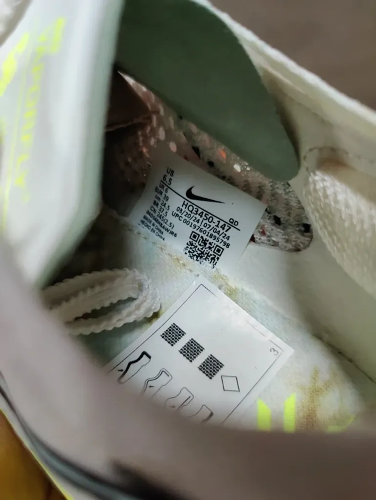 Käytetty Nike ZoomX Vaporfly 3 bike — kuva 3 / 11