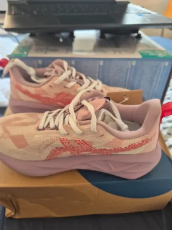 Gebrauchtes Asics Novablast 5 LE bike — Bild 2 von 6