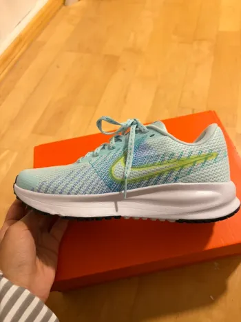 Gebrauchtes Nike Run Defy bike — Bild 2 von 10