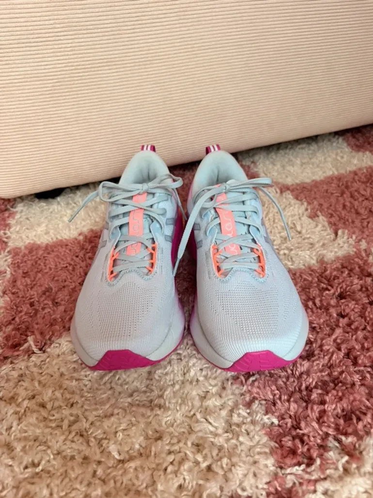 Used Asics Novablast 5 bike — image 4 of 6