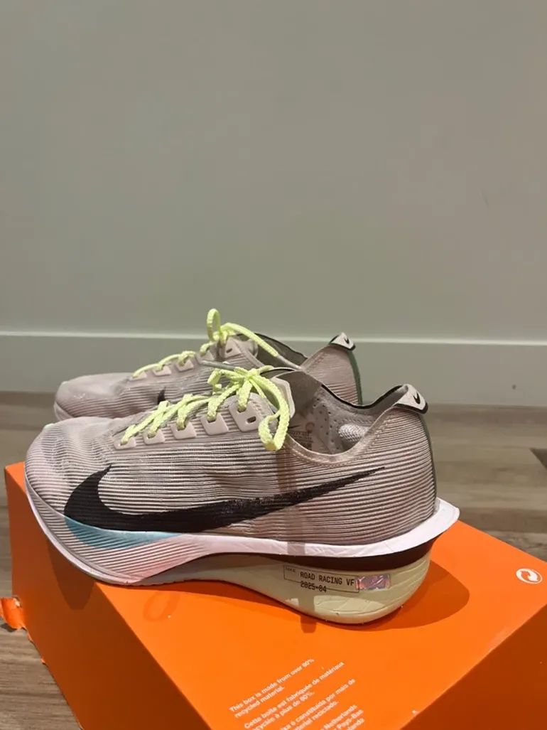 Käytetty Nike ZoomX Vaporfly Next%4 bike — kuva 2 / 6