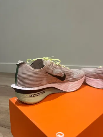 Käytetty Nike ZoomX Vaporfly Next%4 bike — kuva 3 / 6